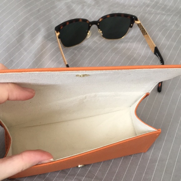 Authentic Tory Burch Sunglasses! - Picture 8 of 8